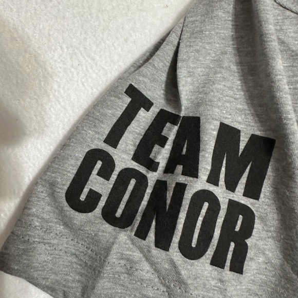 Reebok x UFC Notorious Conor McGregor Gold Logo T-Shirt Tee Deadstock V-neck LG - Picture 4 of 9